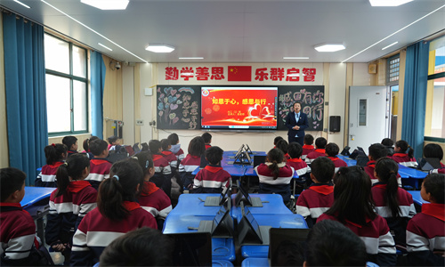 小学 AI 部开展“知恩于心 感恩于行”活动