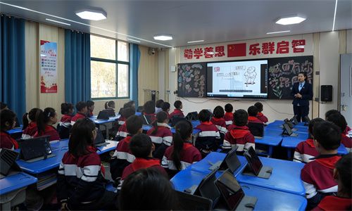 小学 AI 部开展“知恩于心 感恩于行”活动