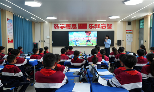 阳光学校小学 AI 部 “科技为童真想象添彩” 活动圆满落幕