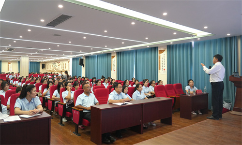 阳光教育启新程---淮阳区阳光学校2025-2026学年新教师培训圆满收官