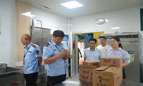 淮阳区市场监督管理局深入阳光学校 检查指导校园食品安全工作